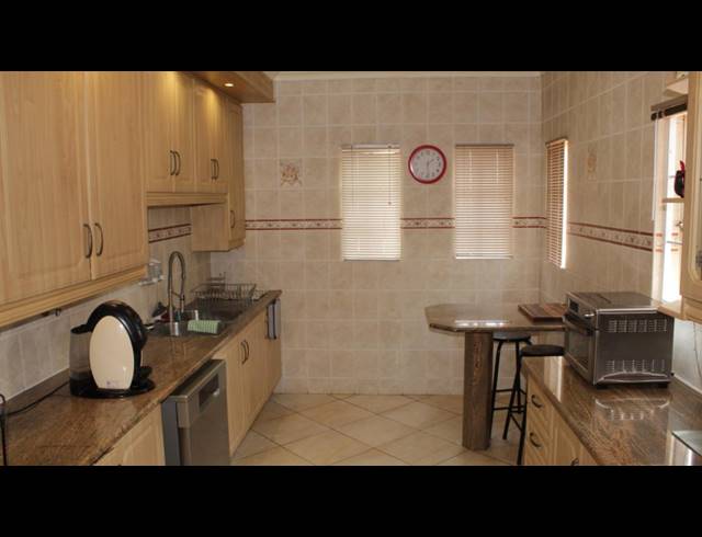 3 BEDROOM HOUSE FOR SALE IN BRACKENHURST